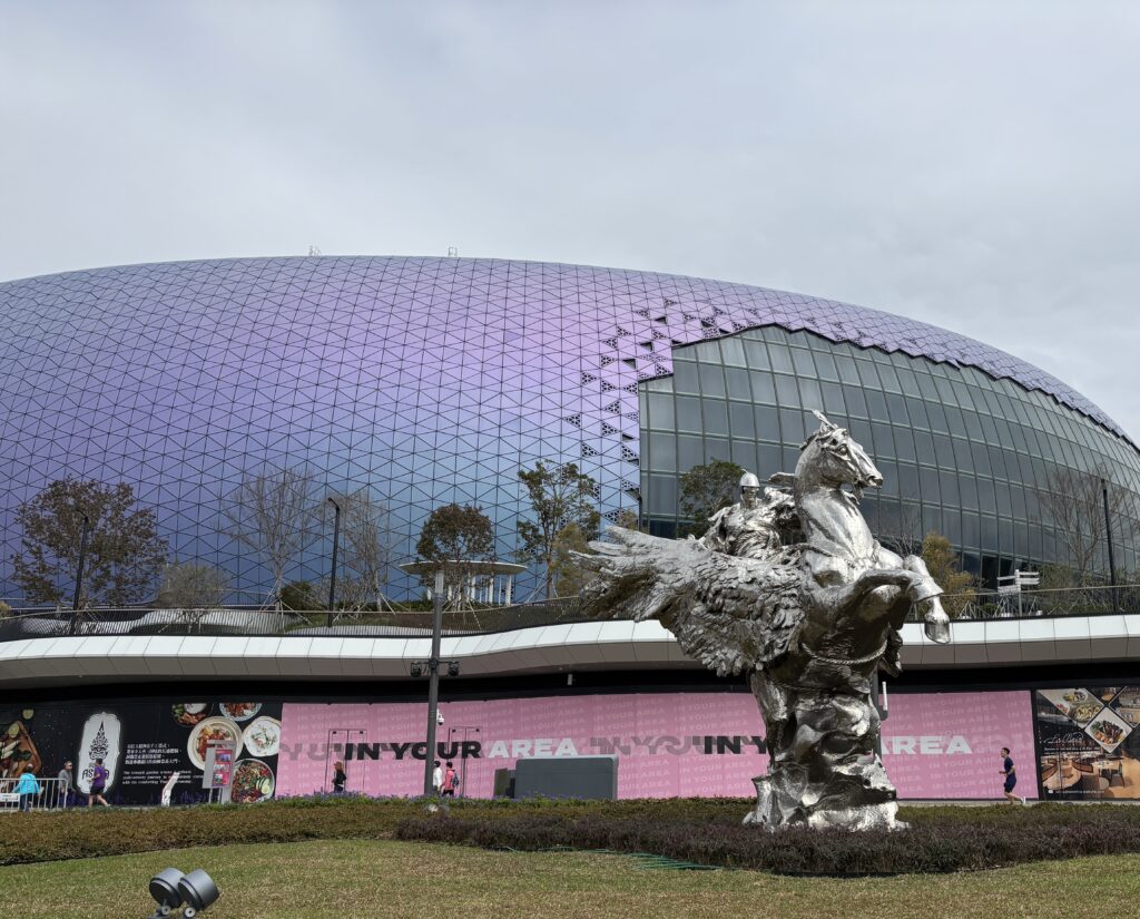 Statue along Kai Tak